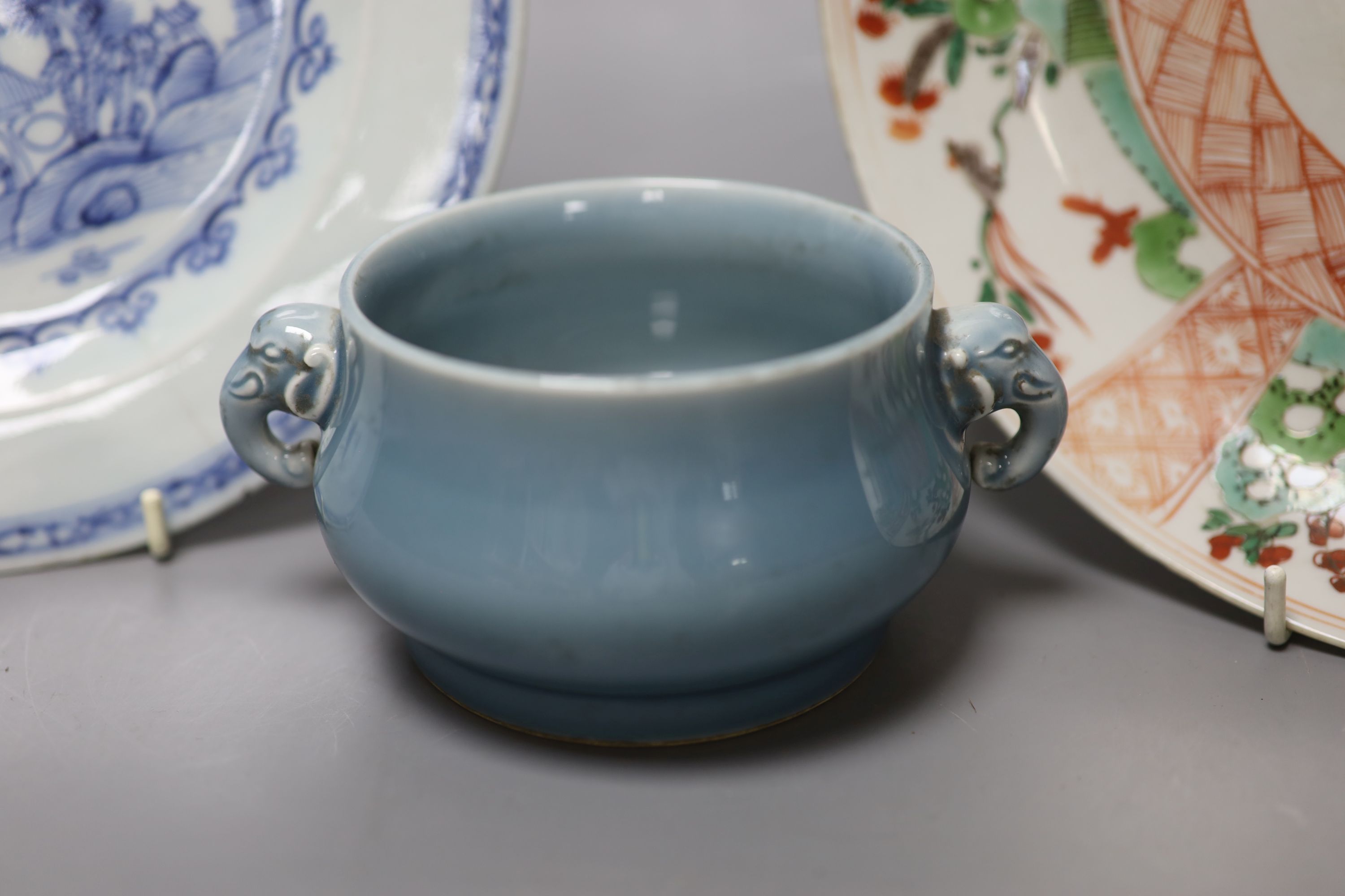 A Chinese Kangxi famille verte dish, 26.5cm, a Chinese blue and white plate and a blue glazed censer, inscribed